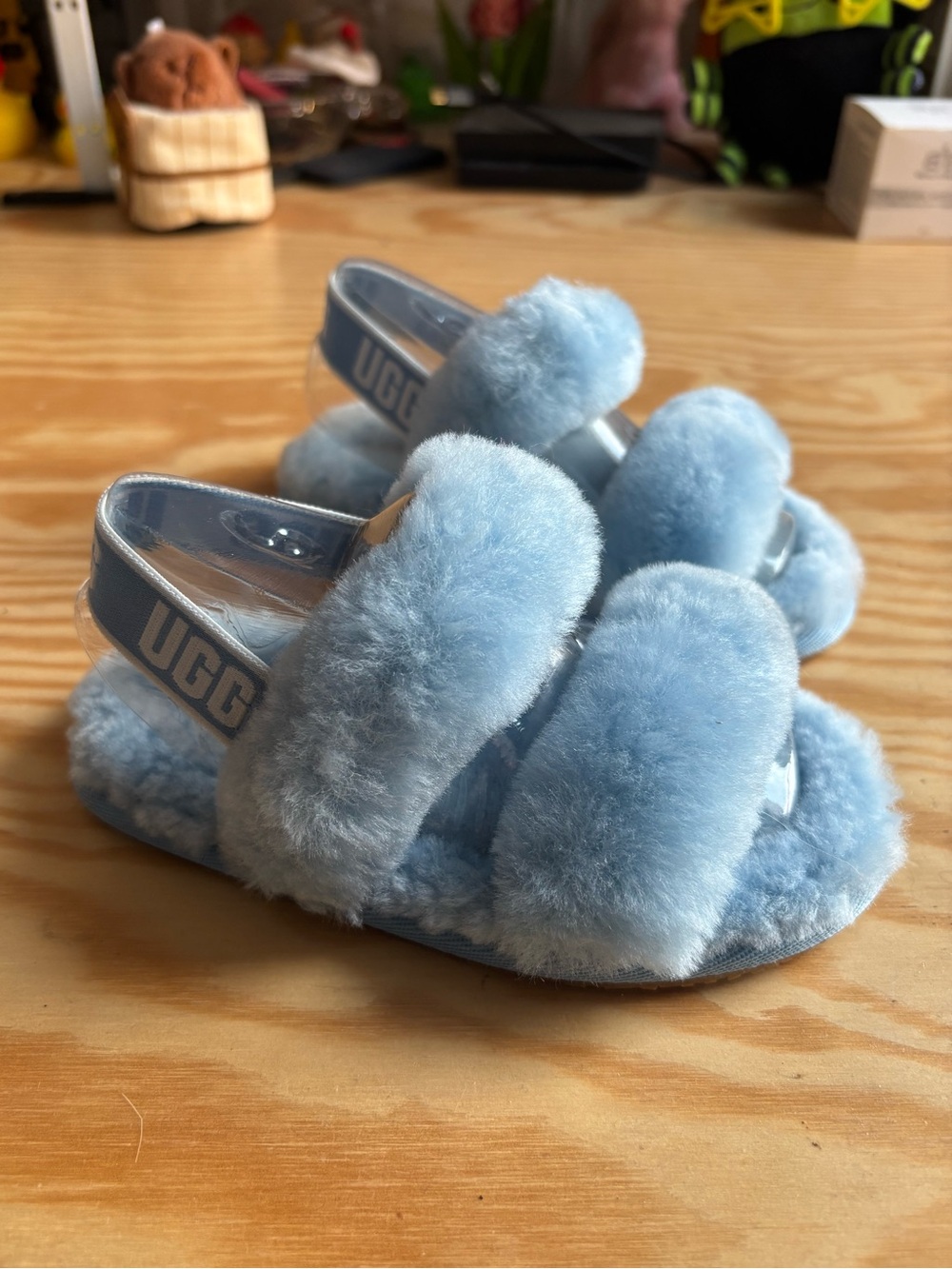 UGG: *NWOB "T OH YEAH HORIZON” Sheepskin Lamb Fur Slide Sandals *SZ.9 (LT. BLUE)